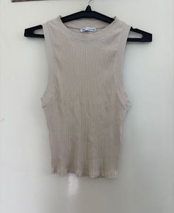 ZARA KNIT FITTED SOLID TOP