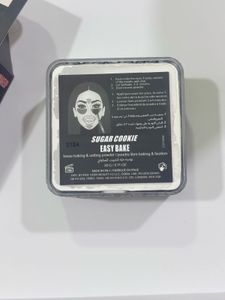 Huda Beauty Easy bake powder