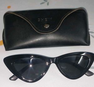 Shein Black Cat Eye Sunglasses With Case
