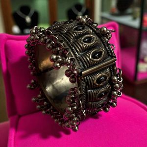Vintage Style Bangle