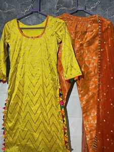 Beautifull Pakistani Kurta Set