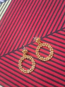 Sparkling Gold Circle Earrings