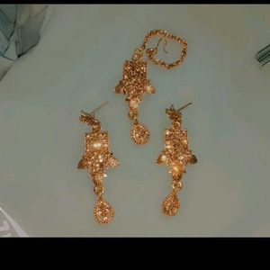 ✨Shining Earing And Mangtika✨