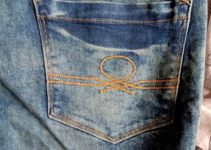 UCB (United colors Of Benitton) Original Jeans. Slim Fit And Strechable 38 Size