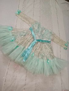 Girl&#39;s Party Dress