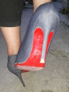 Christian Louis vuitton Dark Denim heels 👠