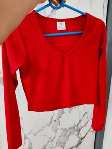 Chic Red Ribbed V-Neck Long Sleeve Crop Top