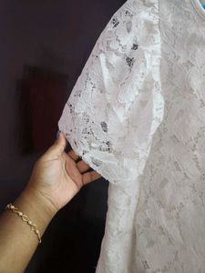 White lace top🤍