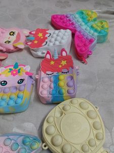 8 Pcs Poppet Sling Bag