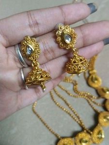 Elegant Gold Necklace