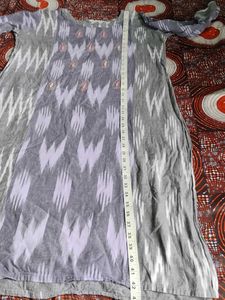 Grey &amp; White Ikat Kurti with Embroidery – Preloved