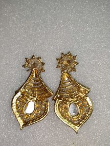 Elegant Gold Toned Drop Earrings and Maang Tika