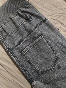 Stretchable Psudeo Denim Leggi