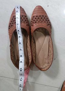 Ethnic Brown Juttis