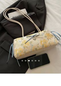 Savana bow shoulder bag