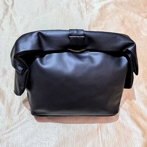 Myglamm Black Bow Handbag 👜