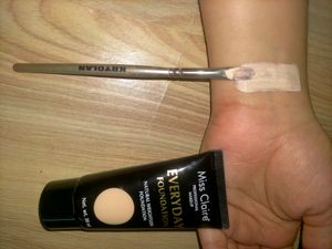 Miss Claire Foundation In Shade FR02 Fair