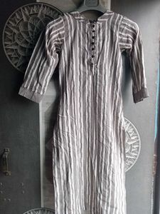 Decent Kurta And Pent Set For Womes
