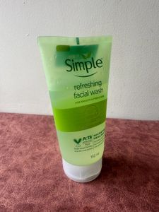 Simple Refreshing Facial Wash
