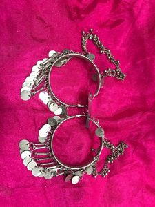 big sized hoops with kaan chain