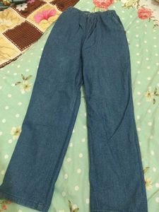 Selling Jeans Combo Wit Free 1 Eyeliner .