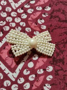 Pearl Bow Hair Clip