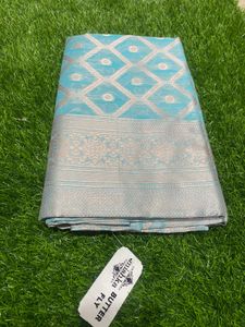 Cotton Saree With Golden Zari