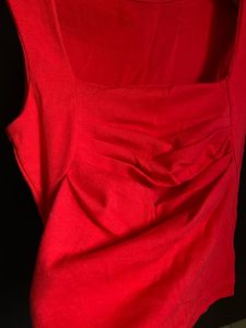 💋🍷 Red Ruched Crop Top