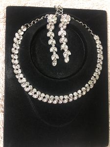 Very Shiny Alloy Necklace Set