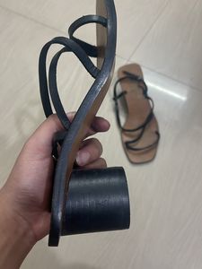 Zara Block Sandals🎀