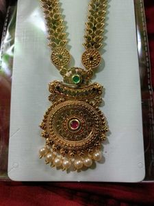 Very Pretty Gold Stone Special Jewellery For Women
