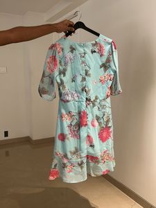 Fixed price, cute little flowery  dress