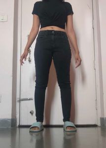Black Mid-rise Skinny Jeans