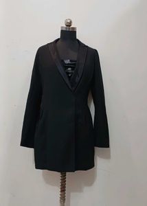 Elegant Black Blazer - Chic Style