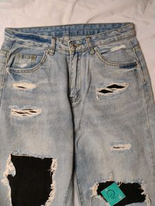 😌🤌Ripped Light Wash Jeans😌🤌