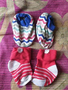 Baby Boots Socks &amp; Hand Gloves Pack Of 5 Pairs