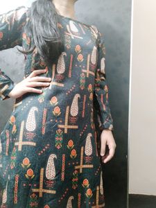 Women&#39;s Forest Green Long Printed Straight Kurta