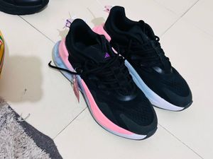 Adidas Women&#39;s AlphaBoost V2 Black RunningShoes