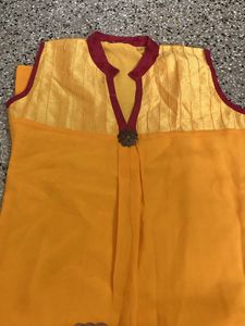 New Kurta With Black Spots At Back