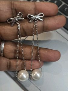 Pearl dangle earrings