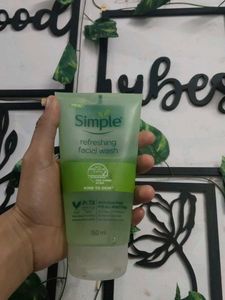 Simple Refreshing Facial Wash