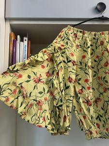 Code Floral Crop top with beautiful sleeves “S”