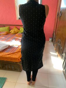 Black Sleeveless Kurti