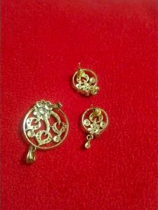Beutiful Pendant Set