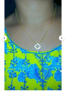 Shimmering Beautiful Women Necklace