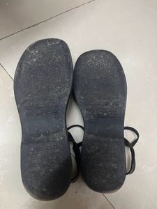 Black Zudio Sandals