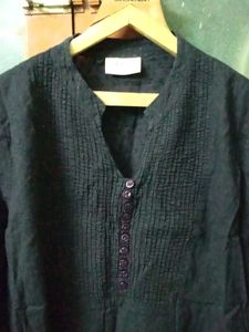 Girls Short Black Top For Jeans Pant Might Fit 15-17 Year Old