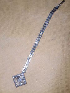 Sparkling Silver Maang Tikka