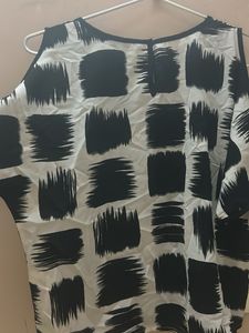 Stylish Black &amp; White Pattern Top