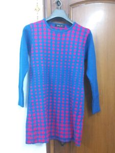 Warm Woolen Blue Top Beautiful Magenta Polka Dots